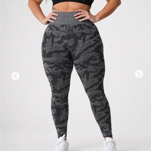 NVGTN CAMO SEAMLESS Black